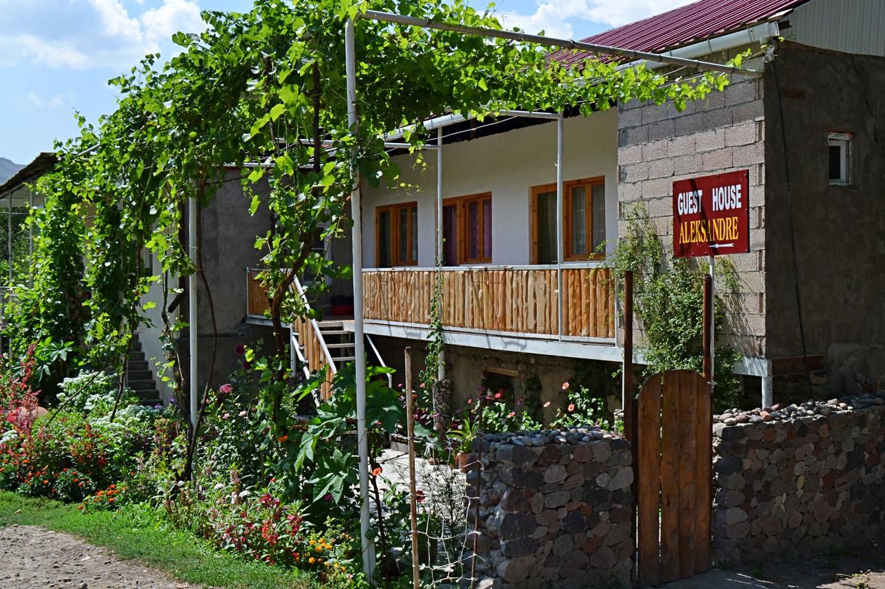 Гостевой дом Guest House Aleksandre T'mogvi-4